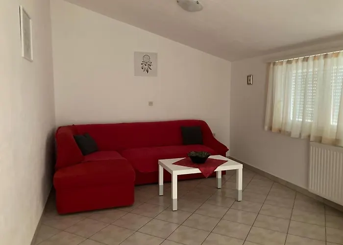 Filip 아파트 파자나