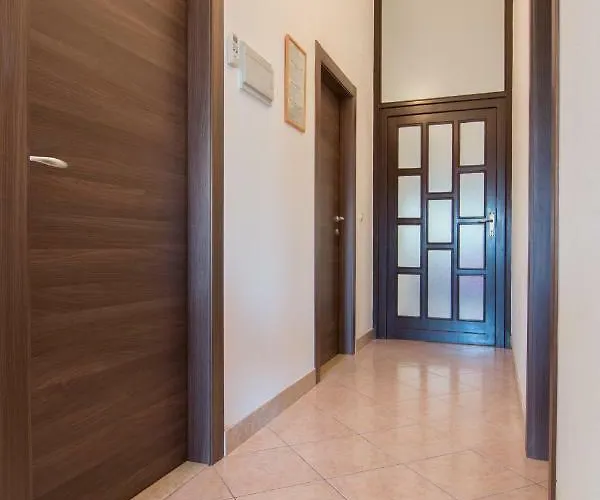 Filip 아파트 파자나